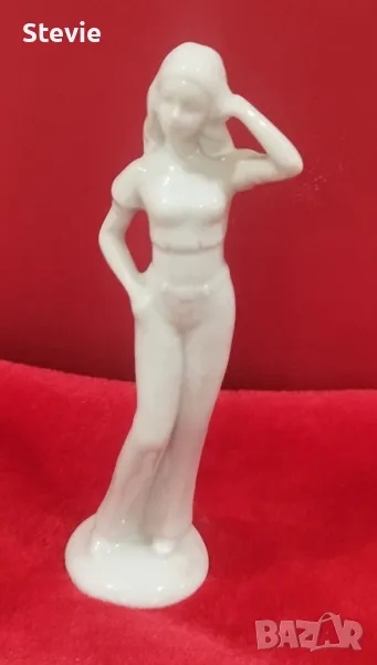 Малка порцеланова фигура, снимка 1