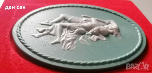  Целувката Франция релеф с опаковката керамичен печат на марката, снимка 5 - Антикварни и старинни предмети - 35137900