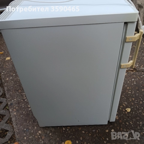 малък хладилник Либхер, снимка 5 - Хладилници - 52031142