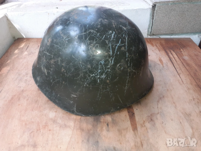 Стара военна каска, снимка 4 - Антикварни и старинни предмети - 54182938