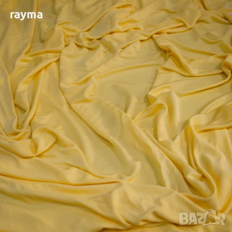 Плат италианско  жълто вискозно жарсе, снимка 3 - Рокли - 51117486