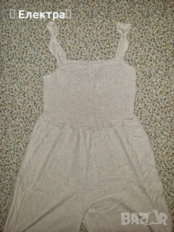 Красив гащеризон в размер L с ханш 112. Цвят - бежово.