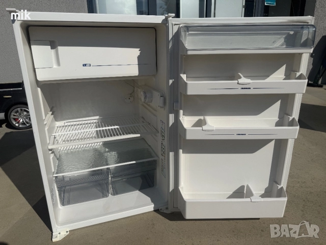 Малък хладилник Либхер с камера , снимка 4 - Хладилници - 52075310