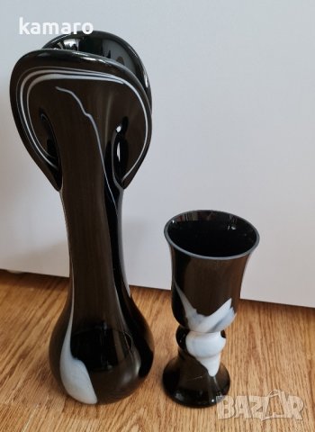 ваза комплект с малка ваза черно /бяло стъкло