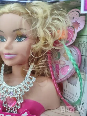 Голяма глава за прически с гримове и аксесоари, снимка 2 - Играчки за стая - 47266154