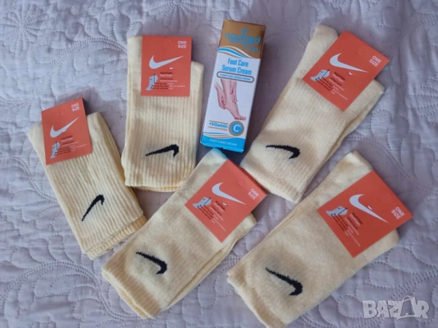 Промо комплект 915 - 5 чифта чорапи Nike + серум за крака Naumed 150 ml.