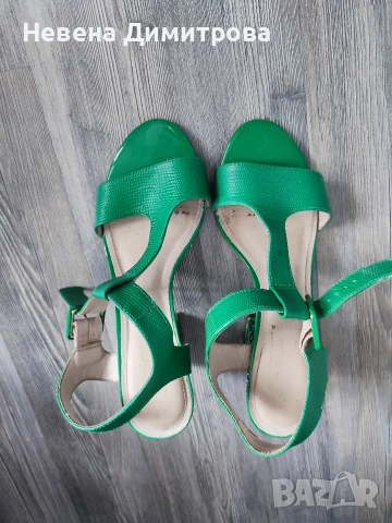Зелени сандали размер 36-37