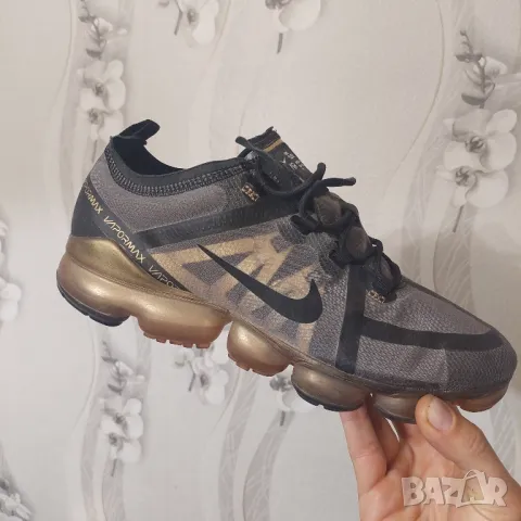 оригинални маратонки  Nike Air VaporMax 2019 Mettalic Gold номер 43-44, снимка 7 - Маратонки - 39889256