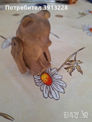 Мече дървено,  с движещи се ръце.