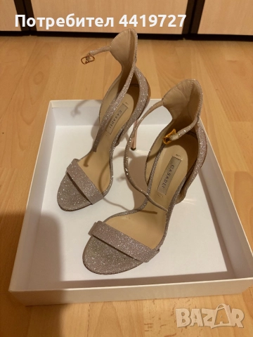 Продавам официални обувки на ток,марка Casado,номер 35,5.