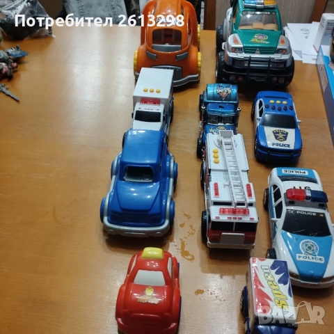 Колички метални пластмасови самолети мотори малки и големи