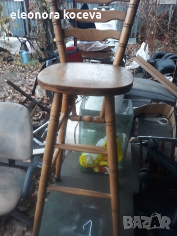 Масивни бар столове