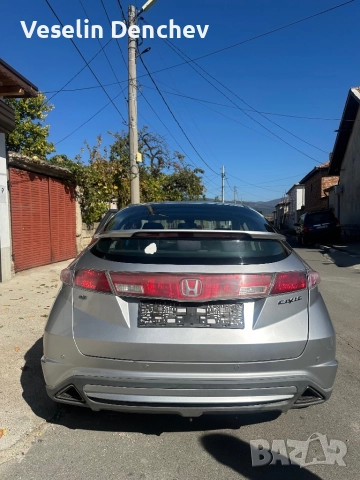 Honda Civic 1.8 v-tec на части.!, снимка 3 - Автомобили и джипове - 52106739