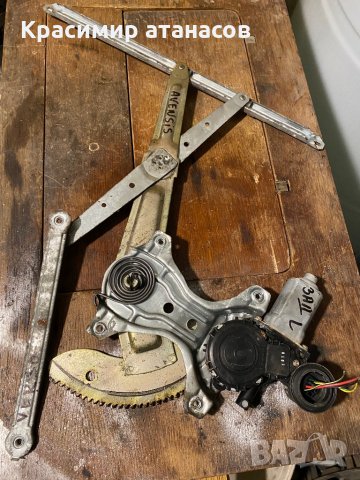 Машинка ел. стъкло за Тойота Авенсис версо задна лява.85720-44050.062040-1640