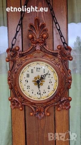Винтидж стенен часовник с красиви орнаменти и циферблат, със синджири , снимка 6 - Декорация за дома - 52805862