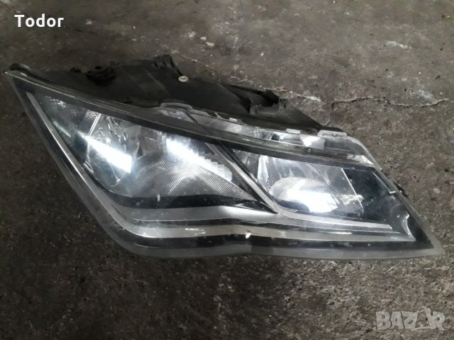 десен фар Сеат Леон Seat Leon, снимка 1 - Части - 29252422