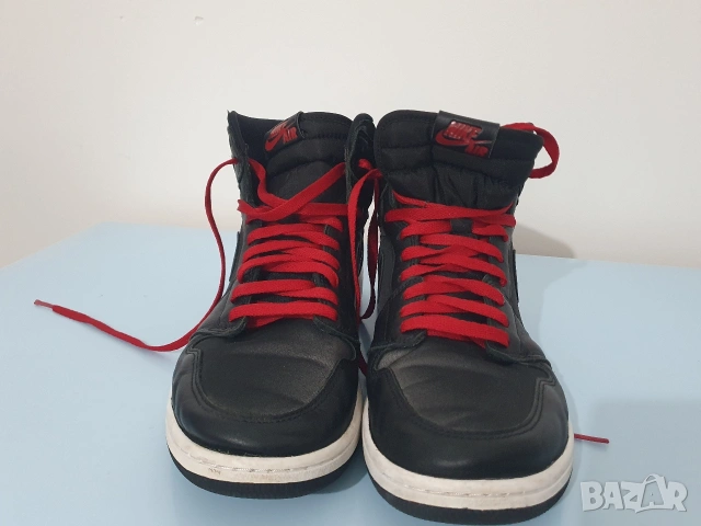 Маратонки Nike Jordan 1 Retro High , снимка 2 - Маратонки - 54356633