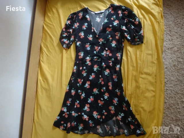 Нова черна флорална мини рокля Zara, размер XS, снимка 2 - Рокли - 51149855