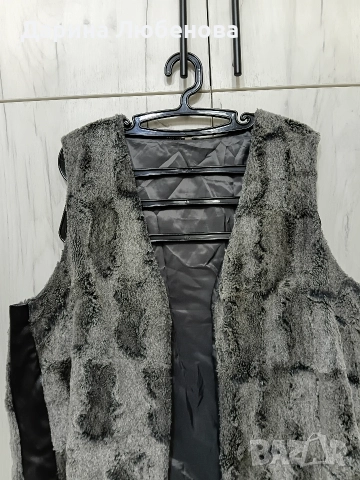 Елек с кожени елементи