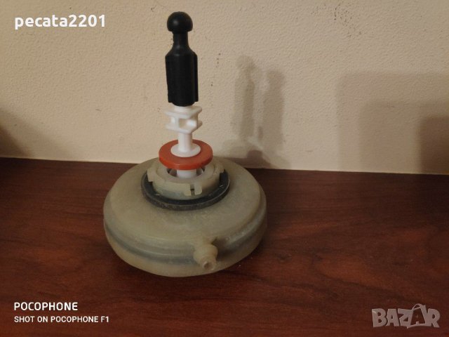 Продавам - оригинален вакуум за регулиране на фар Мерцедес W203, снимка 4 - Части - 29536615