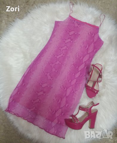 Шифонена рокля с подплата в наситено розов цвят