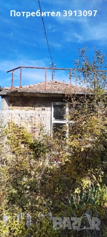 Две къщи, гараж, плевня, намиращ се на 11км.от Трявна , снимка 3 - Гаражи и паркоместа - 52304619