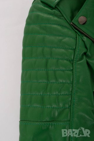 Дамско кожено яке в зелено марка Basics & More - M, снимка 9 - Якета - 38508835