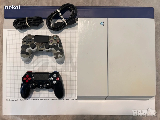 Продавам Play Station 4 White Limited Edition