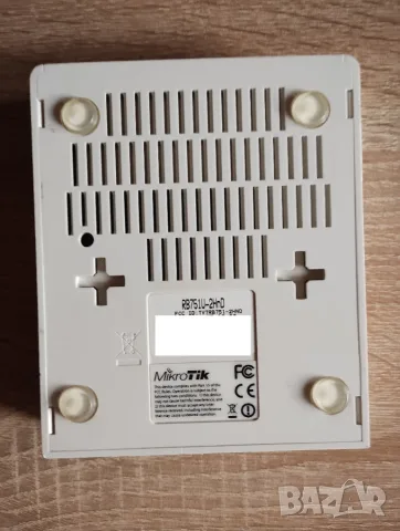 Mikrotik RB751U-2HnD, снимка 2 - Рутери - 56104942