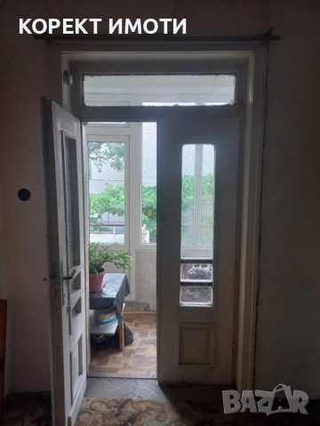 Продава КЪЩА НА ДВА ЕТАЖА  в гр. Попово Център, снимка 7 - Къщи - 50991311