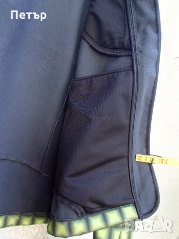 Продавам ново  дамско зелено яке софт шел Jack Wolfskin, снимка 8 - Якета - 30037235