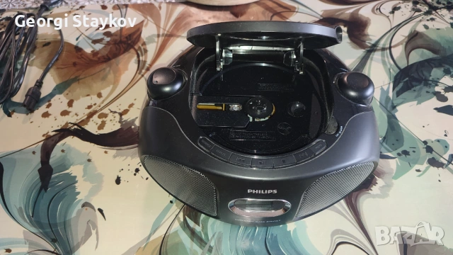 Радио и диск плеър - Phillips , снимка 3 - Радиокасетофони, транзистори - 53382402