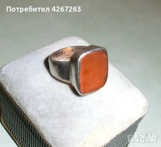 Старинен сребърен пръстен с естествен камък