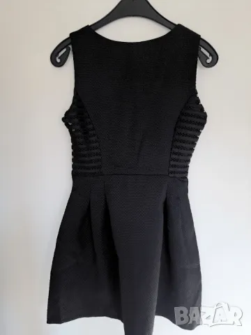 Елегантна черна рокля, снимка 2 - Рокли - 48928933