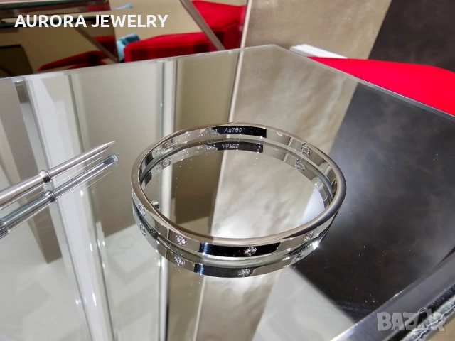 CARTIER Love White Gold 10 Diamonds Small Model Гривна с Отверка, снимка 4 - Гривни - 52821308