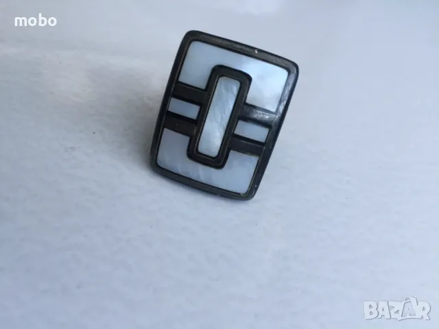 Красив пръстен от кост с правоъгълна форма