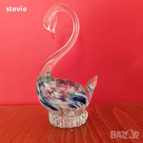 Стъклен лебед