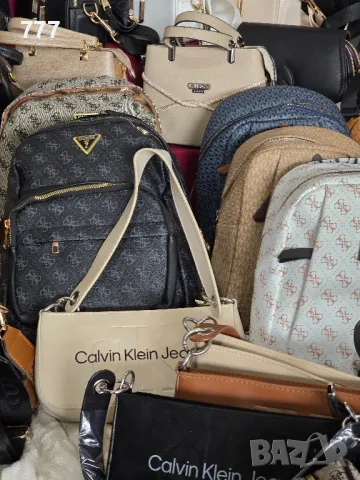 раници Guess , снимка 3 - Раници - 49366779