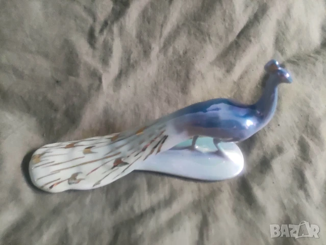 Продавам Продавам порцеланов пепелник Баба Вида и порцеланов фигурка паун, снимка 13 - Фигурки - 50744744