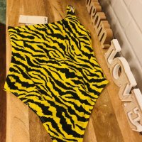 Gucci Yellow Zebra Sparkling One-Piece Swimsuit*Бански Гучи ХС-С*Gucci , снимка 8 - Бански костюми - 42488731