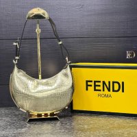 Fendi дамска чанта, снимка 7 - Чанти - 37693612