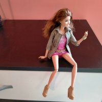 Колекционерска кукла Teresa Barbie Style Тереза Барби CFM78, снимка 8 - Колекции - 40619590
