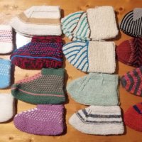 Плетени чорапи, терлички и хватки, снимка 7 - Пантофи - 40394021