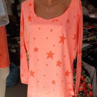 Блуза на звездички в неонов корал, снимка 2 - Блузи с дълъг ръкав и пуловери - 29998370