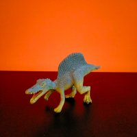 Колекционерска фигурка Schleich Dinosaurs Spinosaurus McDonalds 2020, снимка 4 - Колекции - 37970027
