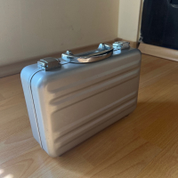 Мини алуминиев куфар, снимка 1 - Куфари с инструменти - 44696213