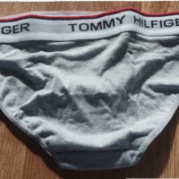 Комплект три броя дамски бикини Tommy Hilfiger, снимка 5 - Бельо - 31407575