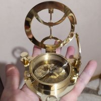 Огромен компас със слънчев часовник, снимка 1 - Антикварни и старинни предмети - 31203596