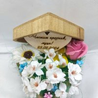 Сапунени цветя в дървена кутия сърце подарък за 8-ми Март , снимка 2 - Подаръци за жени - 35917120