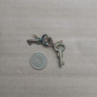 Продавам много малки стари ключета, снимка 1 - Други ценни предмети - 29498093
